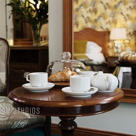 Corbett Court Hotel Фермой Екстериор снимка